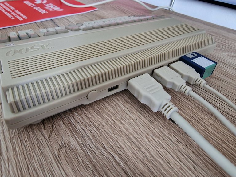 A500 mini je zmenen pota Amiga 500 se 25 hrami a spoustou dalch monost