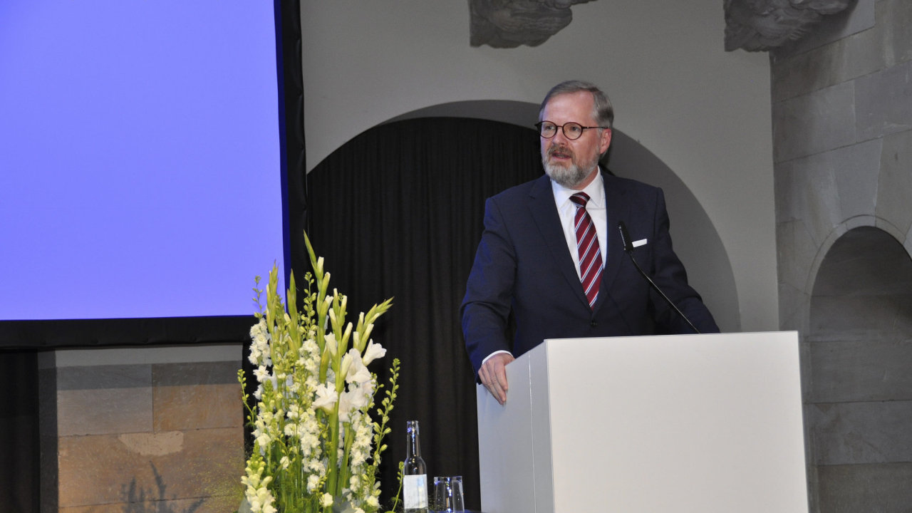 Premiér Petr Fiala v projevu na výroèní akci Východního výboru nìmeckého hospodáøství v Berlínì doporuèil tamním firmám Èesko.