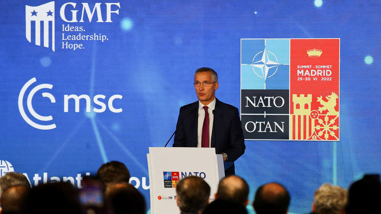 NATO Summit, Jens Stoltenberg