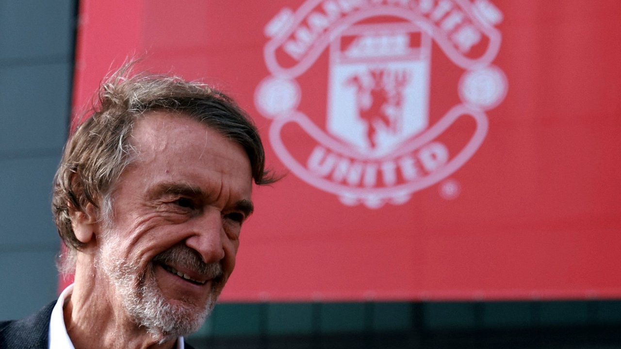 Miliard Jim Ratcliffe koupil za 35 miliard korun tvrtinu Manchesteru United.