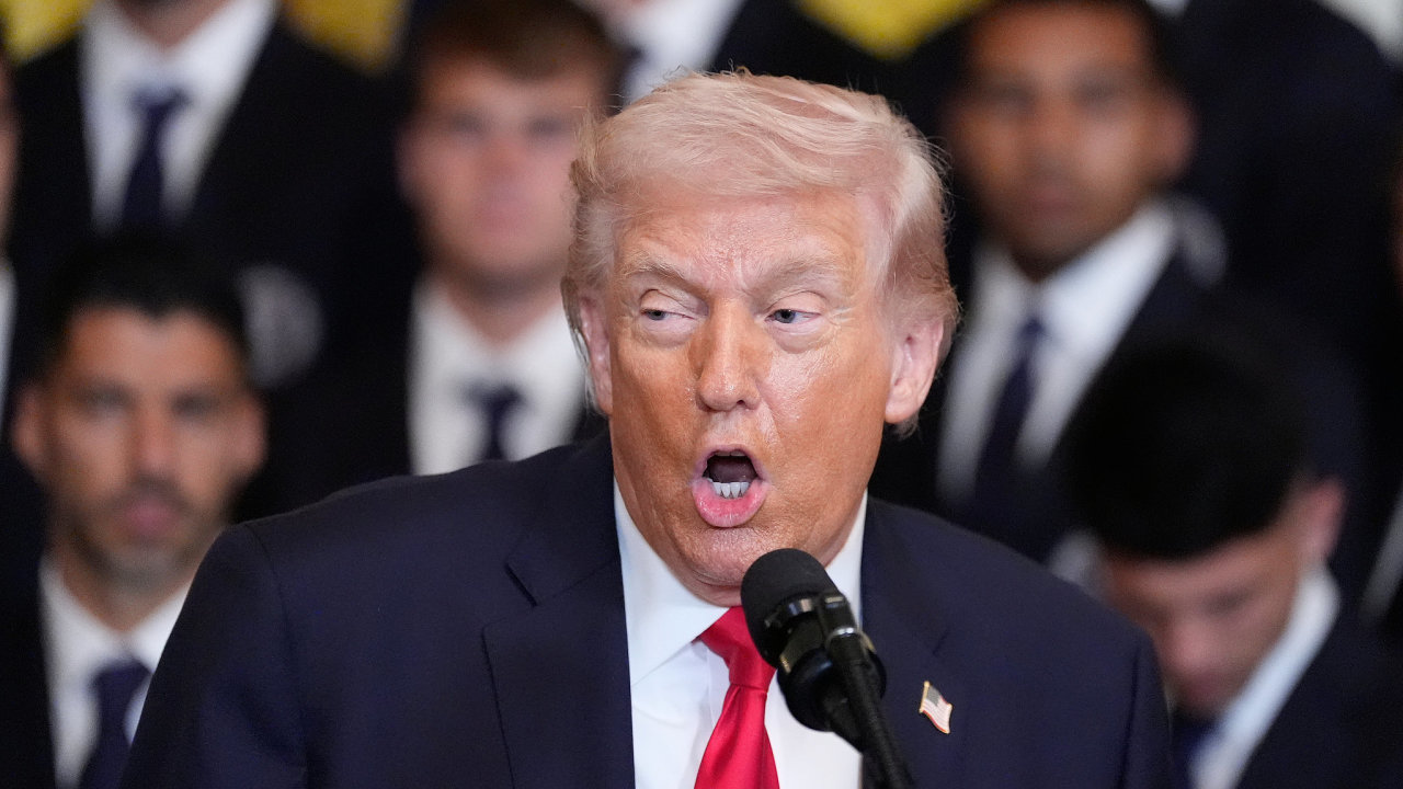 Serveru Axios Trump �ekl, �e mus� b�t osobn� zapojen do v�b�ru dal��ho �r�nsk�ho l�dra.