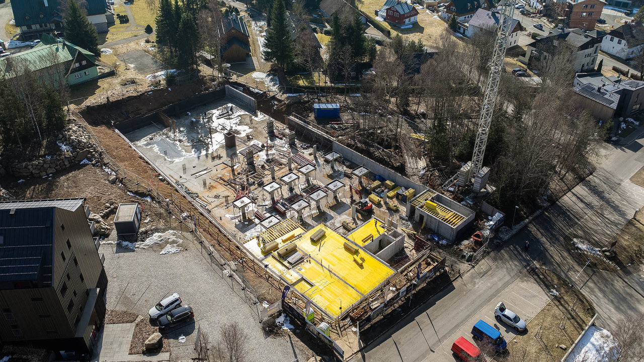 Projekt horsk�ch apartm�n� v�Harrachov� postupuje podle harmonogramu...