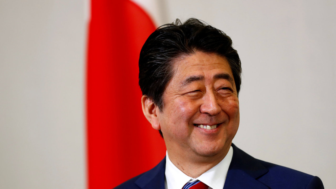 Japonsk premir inz Abe je zce propojen s tamnmi podnikateli.