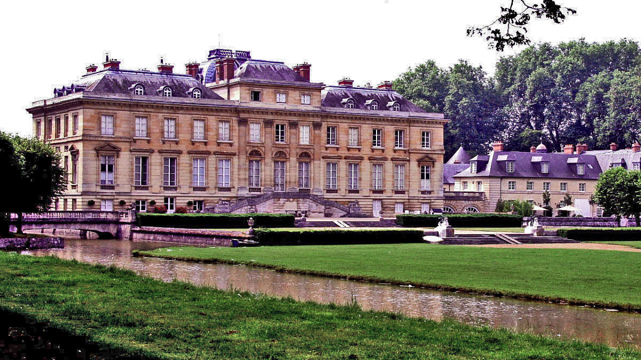 Zámeèek Marais nedaleko Paøíže.