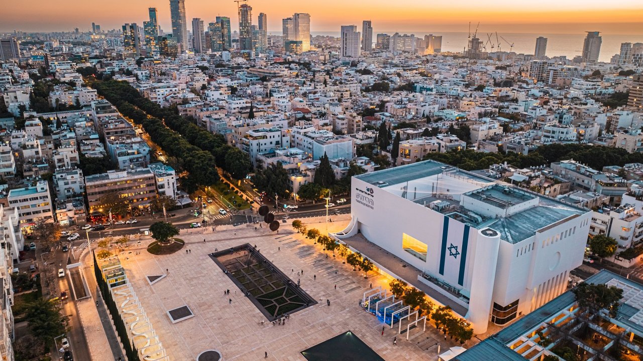 Hlavnm ekonomickm centrem Izraele je Tel Aviv.