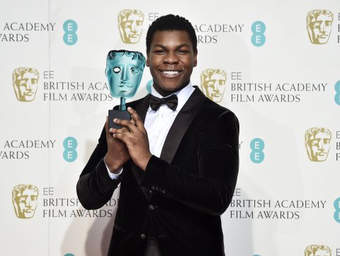 Cenu pro vycházející hereckou hvězdu získal John Boyega, který na sebe letos upozornil jednou z hlavních rolí ve Star Wars: Síla se probouzí.