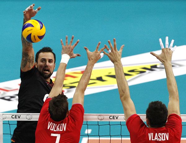 Ru&scaron;t&iacute; volejbalist&eacute; vyhr&aacute;li ME, N�mci je ale ve fin&aacute;le tr&aacute;pili