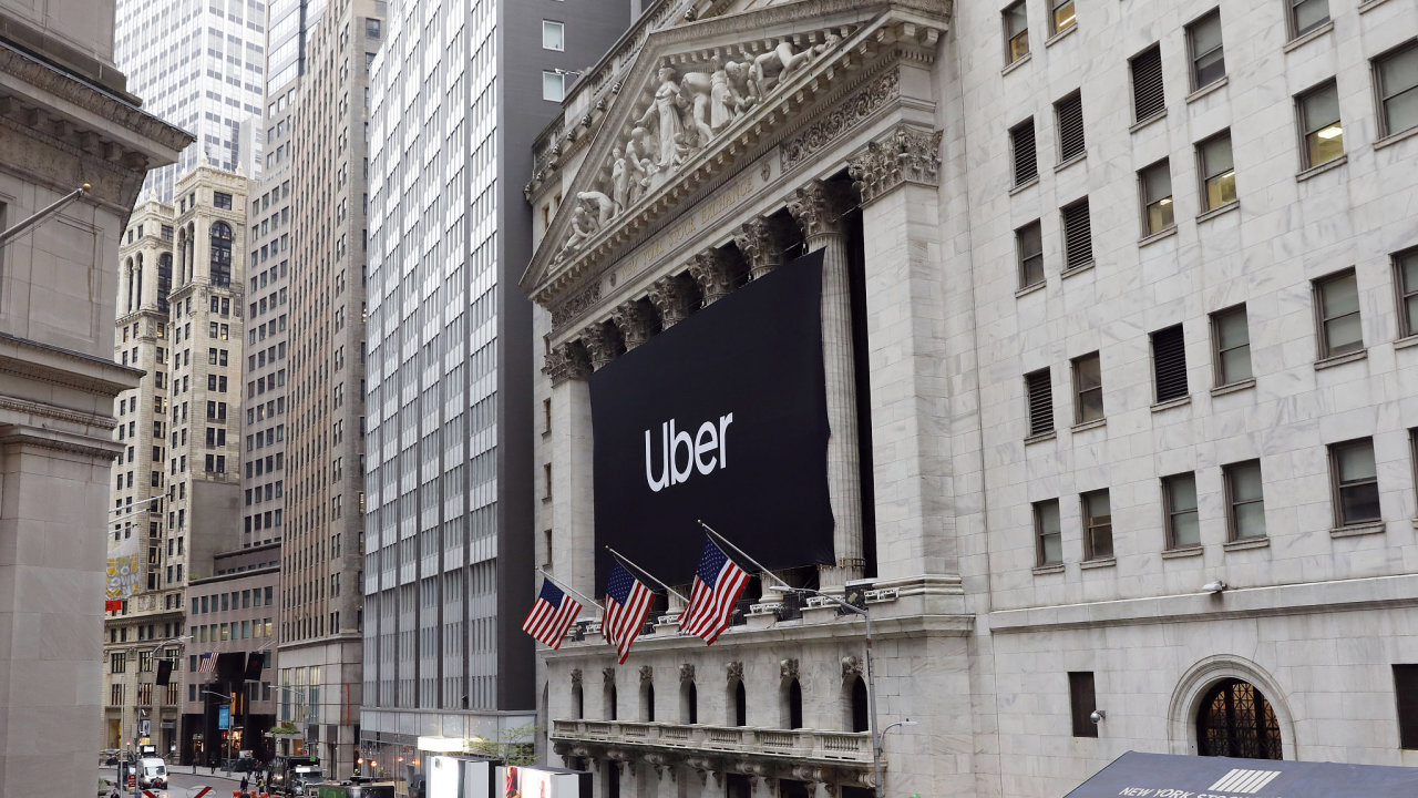 S akciemi Uberu se 10. kvtna zaalo obchodovat na newyorsk burze.