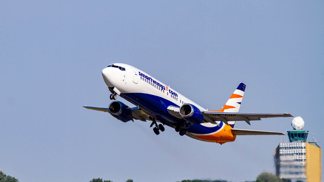 Letadla èeských Smartwings se pomalu vracejí na nebe. Stále ale hrozí, že bez státních záruk aerolinky nepøežijí.