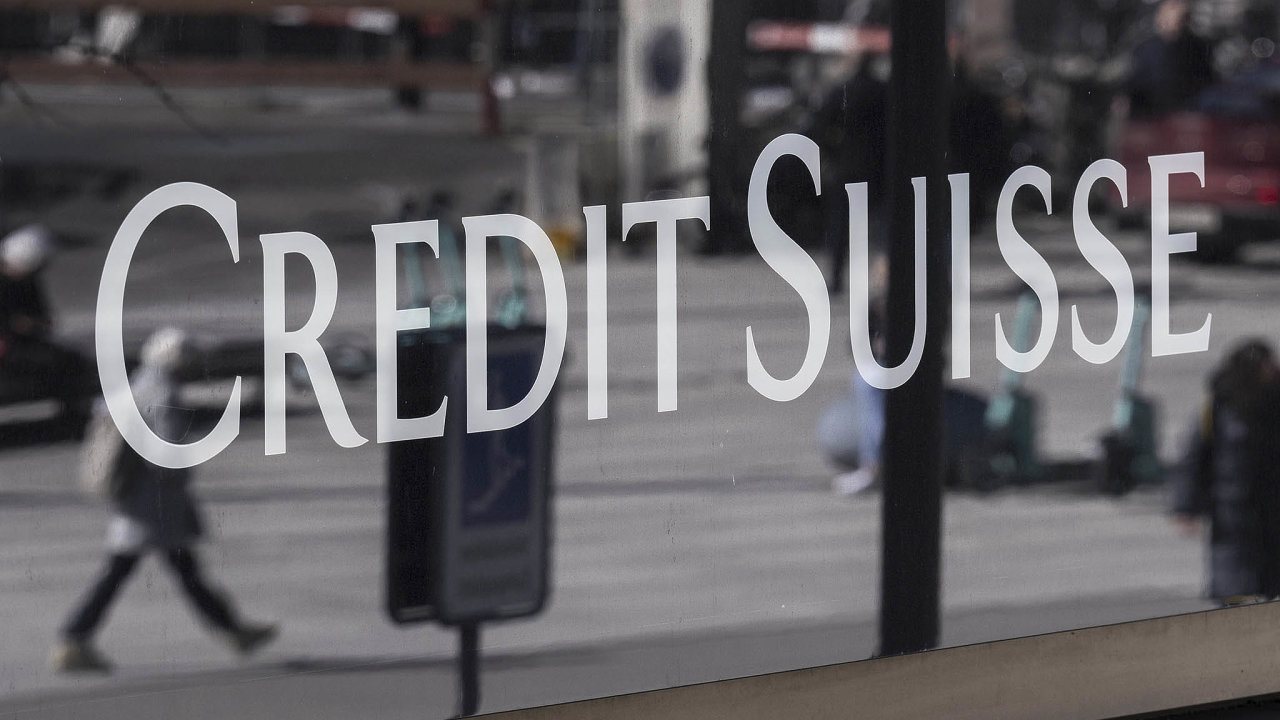 V pøípadì Credit Suisse sehrála roli krize dùvìry klientù. Podpoøila ji øada skandálù a špatných obchodù za nìkolik let.