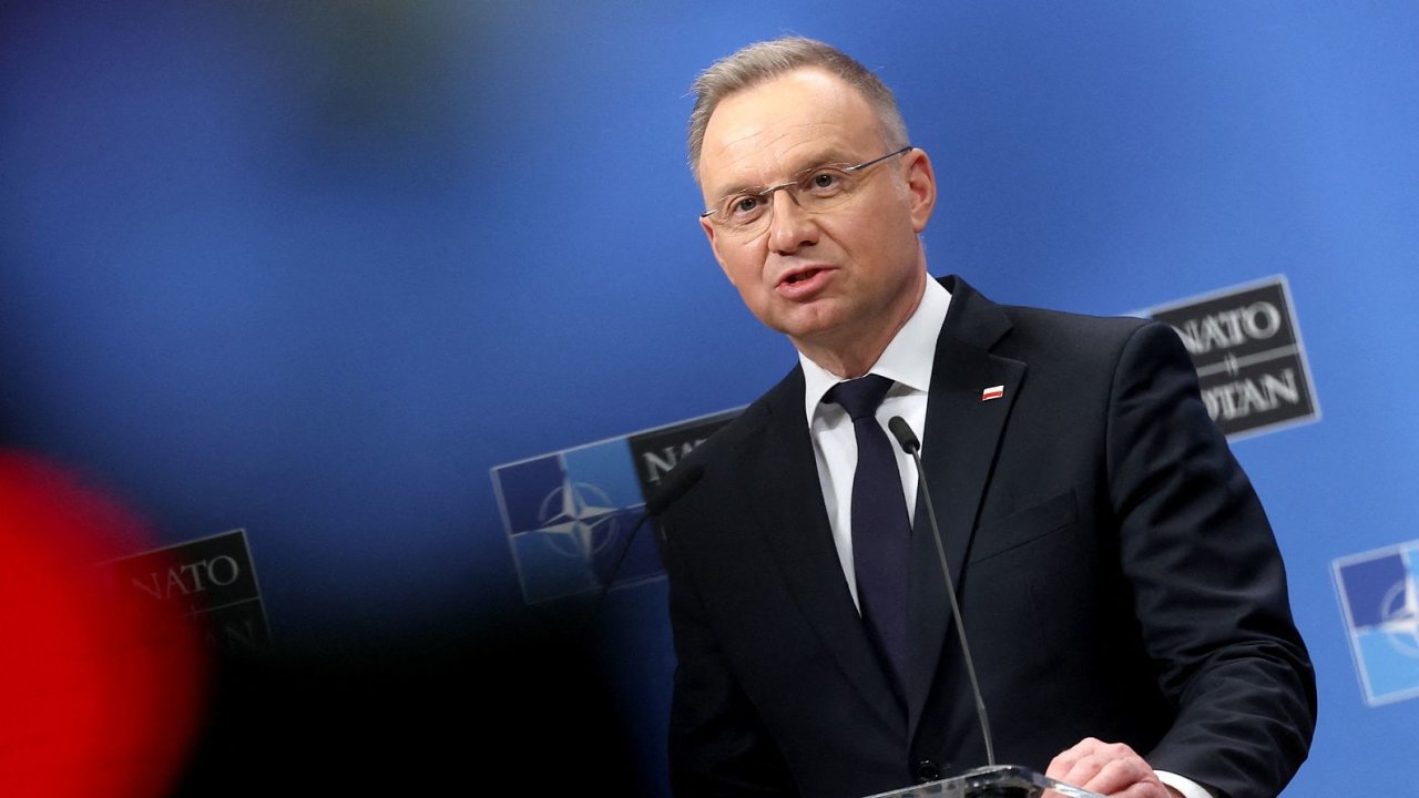 Polsk prezident Andrzej Duda vyzval Spojen stty k rozmstn jadernch zbran v Polsku.