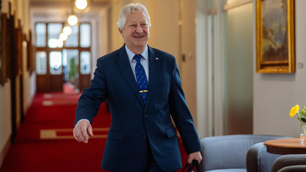 Jarom�r Z�na, ministr obrany