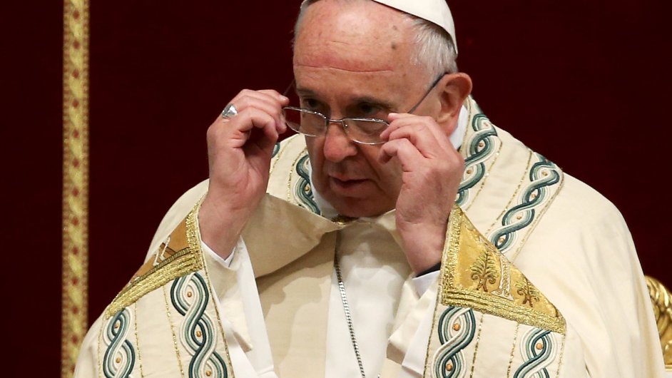 Papež František pøi vyhlášení Svatého roku milosrdenství.