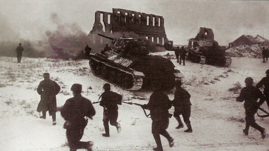 Rudá armáda obklièuje nìmecká vojska bojující ve Stalingradu u Kalaèe