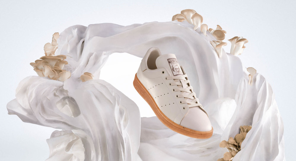 Adidas z něj vyrobil novou verzi ikonických tenisek Stan Smith.