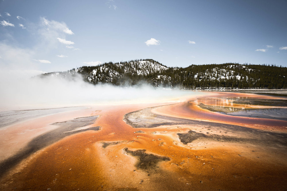 Až budete novými brýlemi poutat pozornost svých přátel, vyprávějte jim i o nespoutané krajině Yellowstonu.