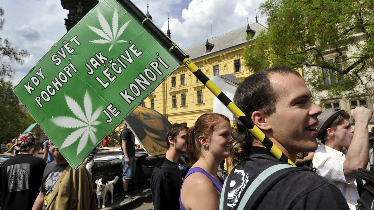 Demonstrace za legalizaci konop v Praze