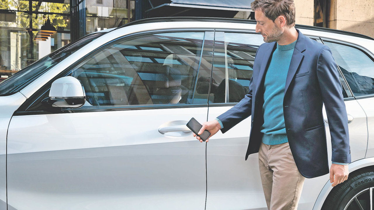 Pstup do vozu pomoc aplikace v chytrm telefonu se jmenuje BMW Digital Key a je k dispozici jako soust pplatkov vbavy pro vtinu model nmeck automobilky.
