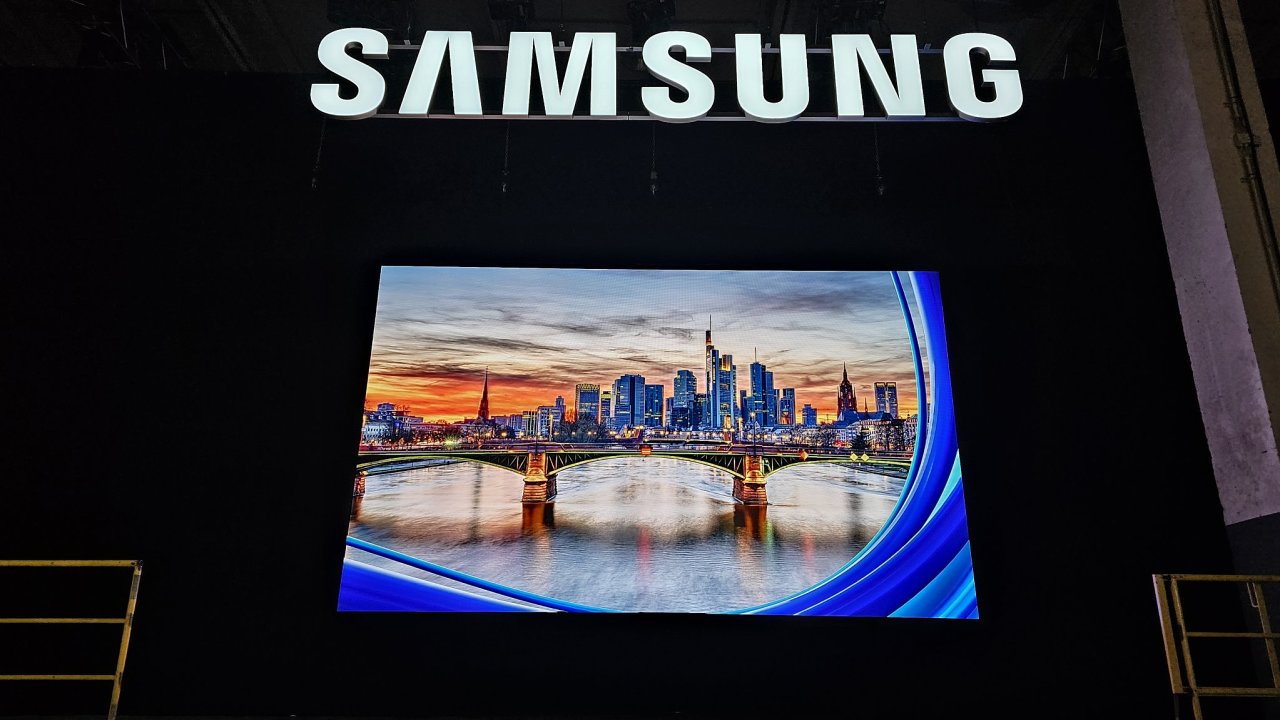 Televizory Samsung pro rok 2024 na akci Samsung World ve Frankfurtu nad Mohanem