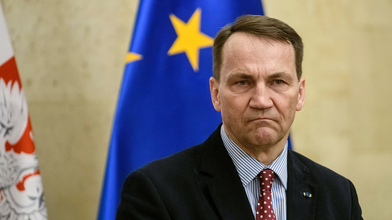 Radosaw Sikorski, ministr zahraninch vc Polska