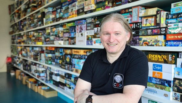 Petr Murmak v sídle firmy Czech Games Edition.
