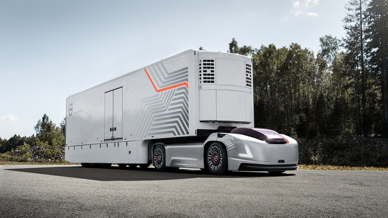 Volvo Trucks p�edstavuje p�epravn� �e�en� budoucnosti vyu��vaj�c� autonomn� u�itkov� elektromobily