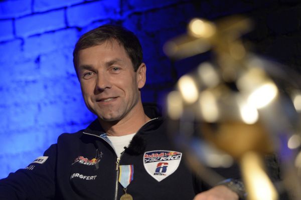 Nov&yacute; mistr sv�ta leteck&eacute; s&eacute;rie Red Bull Air Race Martin &Scaron;onka