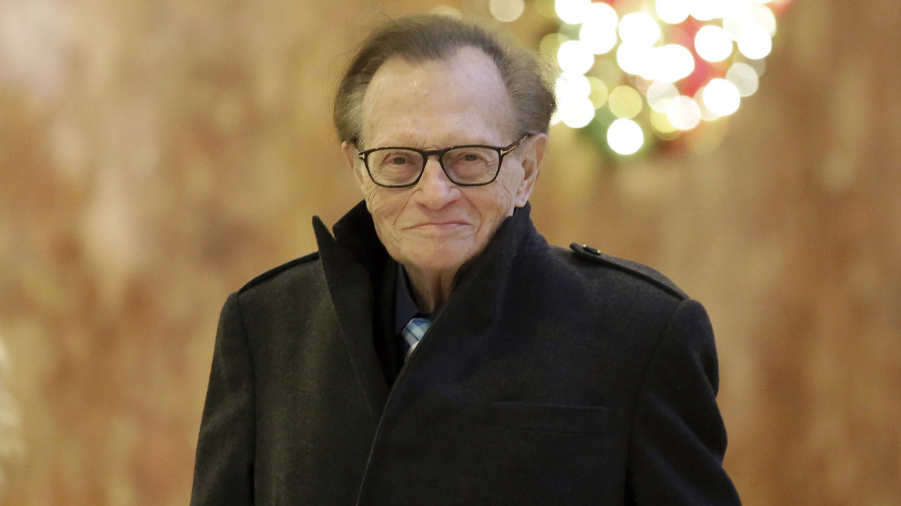 Larry King arrives at Trump Tower