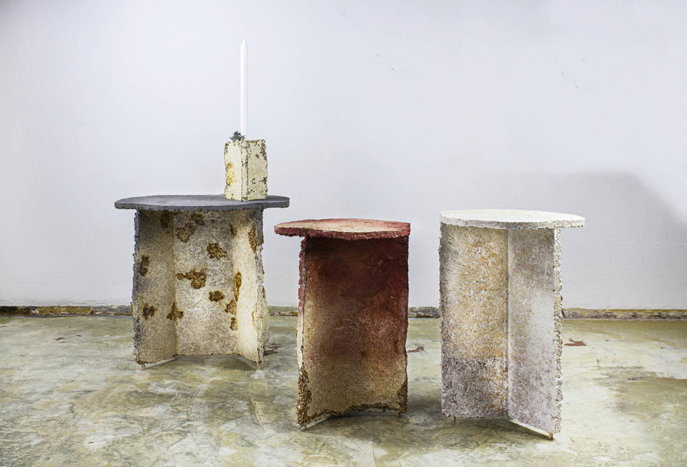 Studio LLEV na loňském Designbloku představilo kolekci stolků a svícnů právě z mycelia.