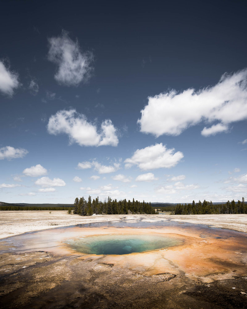 Až budete novými brýlemi poutat pozornost svých přátel, vyprávějte jim i o nespoutané krajině Yellowstonu.