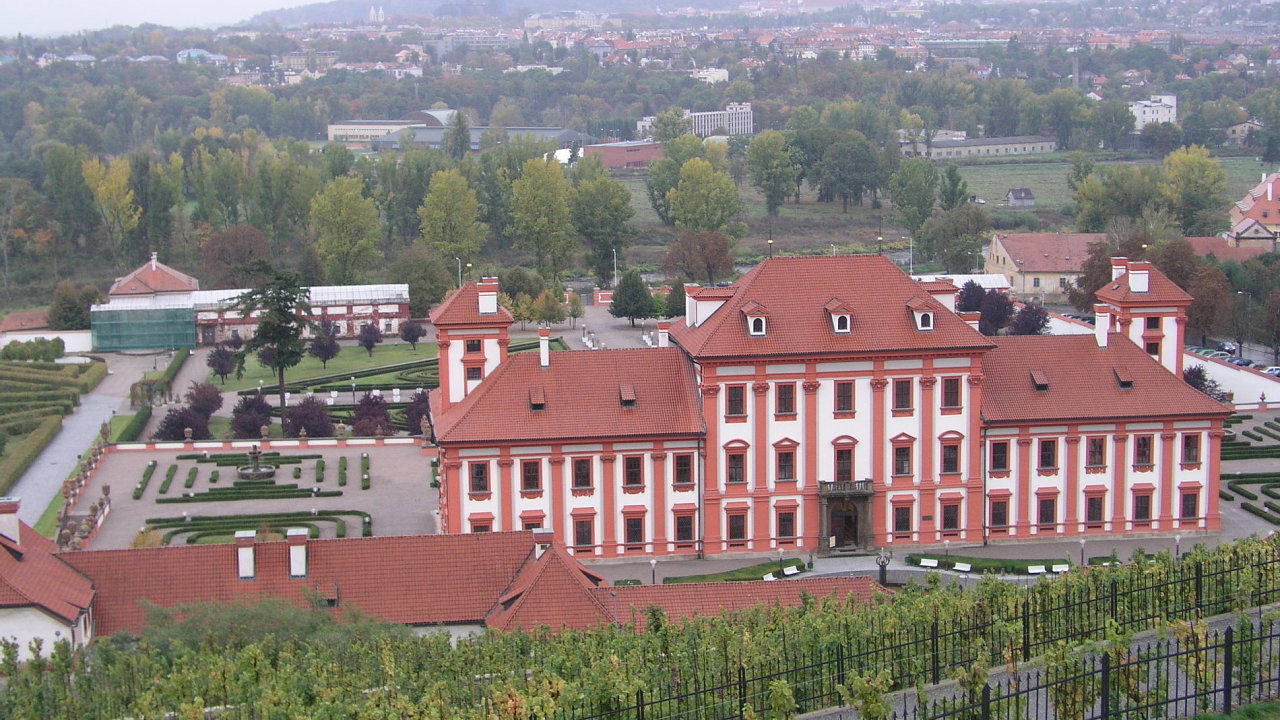 Vinice sv. Kláry v Tróje se v klání pìti pražských vinaøství umístila na tøetí pozici.