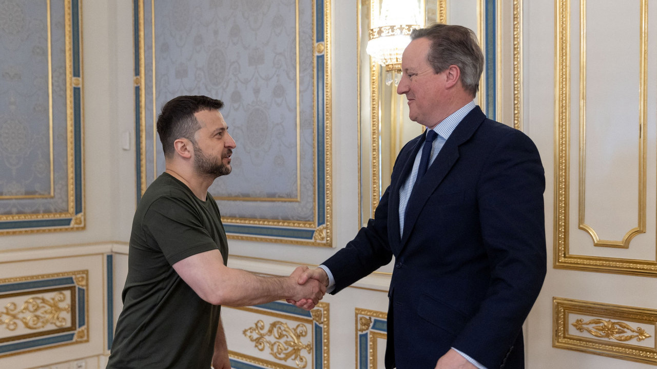 Britsk ministr zahrani David Cameron na nvtv Ukrajiny.