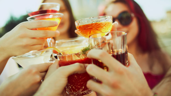 Opilá hypotéza. Jak alkohol sice škodí zdraví, ale zároveň pomohl vybudovat dnešní civilizaci