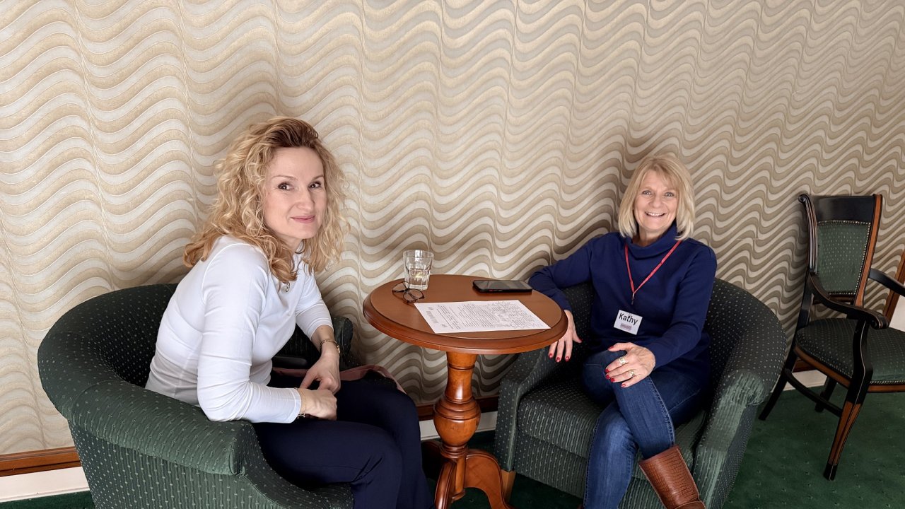 Komer�n� �l�nek