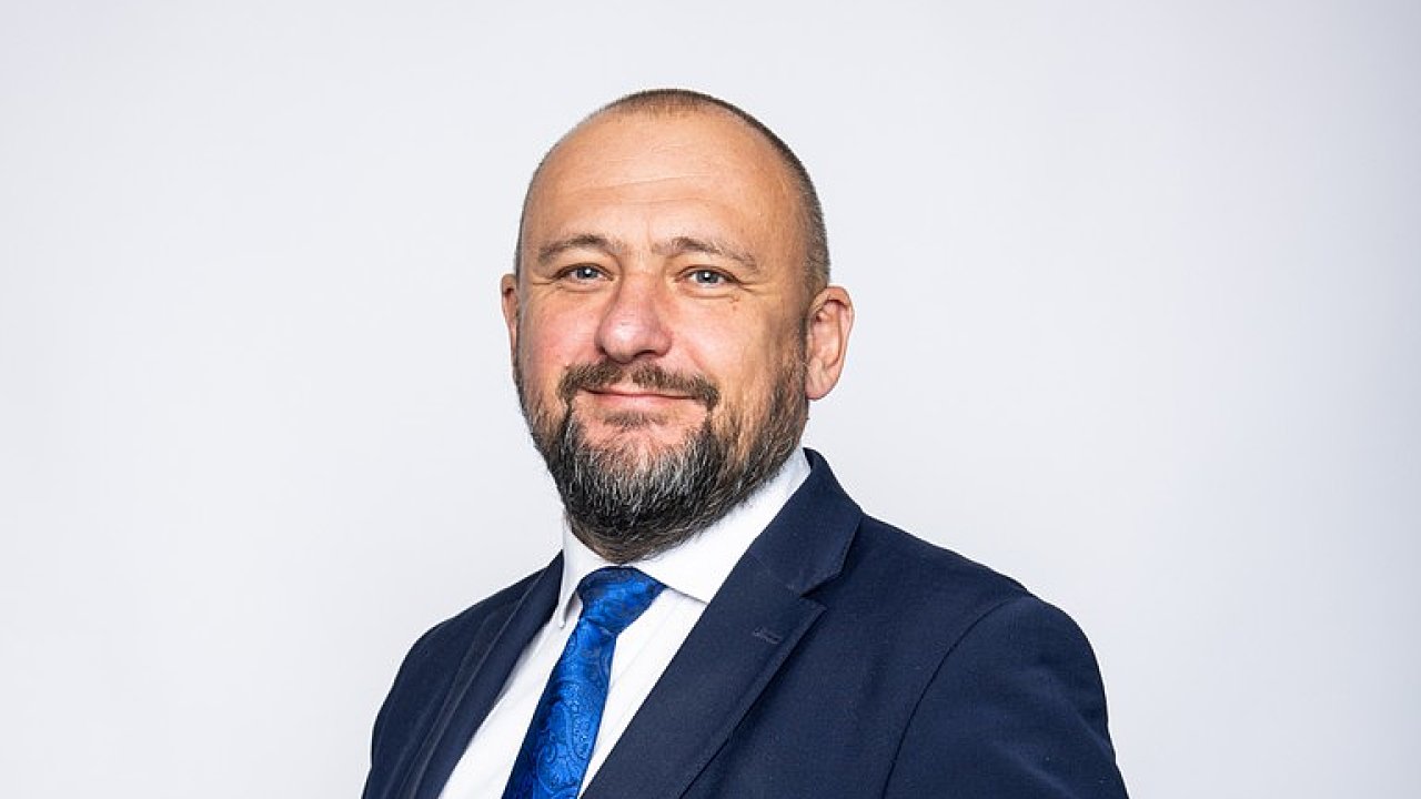 Ji�� Horeck�, prezident Asociace poskytovatel� soci�ln�ch slu�eb a tak� prezident Unie zam�stnavatelsk�ch svaz� a Konfederace podnikatelsk�ch a zam�stnavatelsk�ch svaz�.