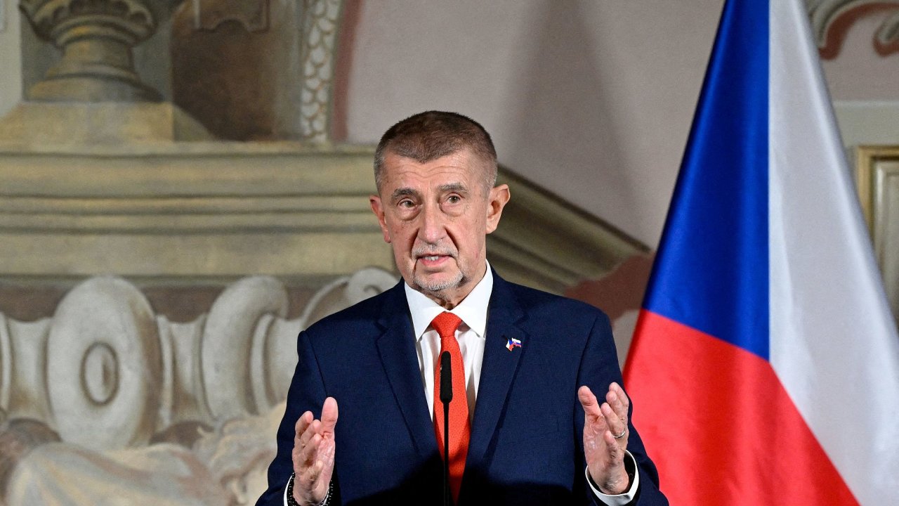 ���dn� z agend nen� ohro�ena. Ur�it� u� k tomu rozhodnut� se vracet nebudeme. Je to definitivn�,� uvedl Babi�.