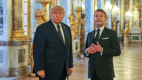 ��dn� politik nem� v posledn�ch letech takov� vliv na podobu EU, jako...