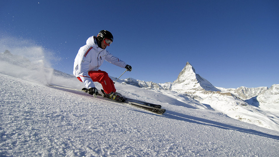 Vtina alpskch stedisek zahajuje tento vkend lyaskou sezonu.