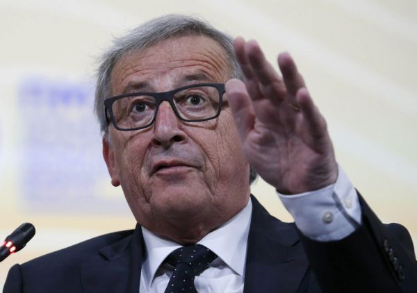 "Minsk&eacute; dohody mus&iacute; b&yacute;t spln�ny," �ekl v&nbsp;Petrohradu Jean-Claude Juncker.