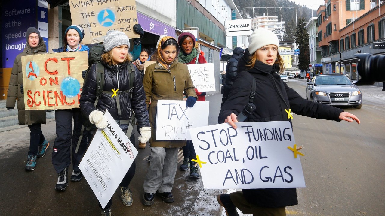 Protesty v Davosu, v zvren den Svtovho ekonomickho fra.