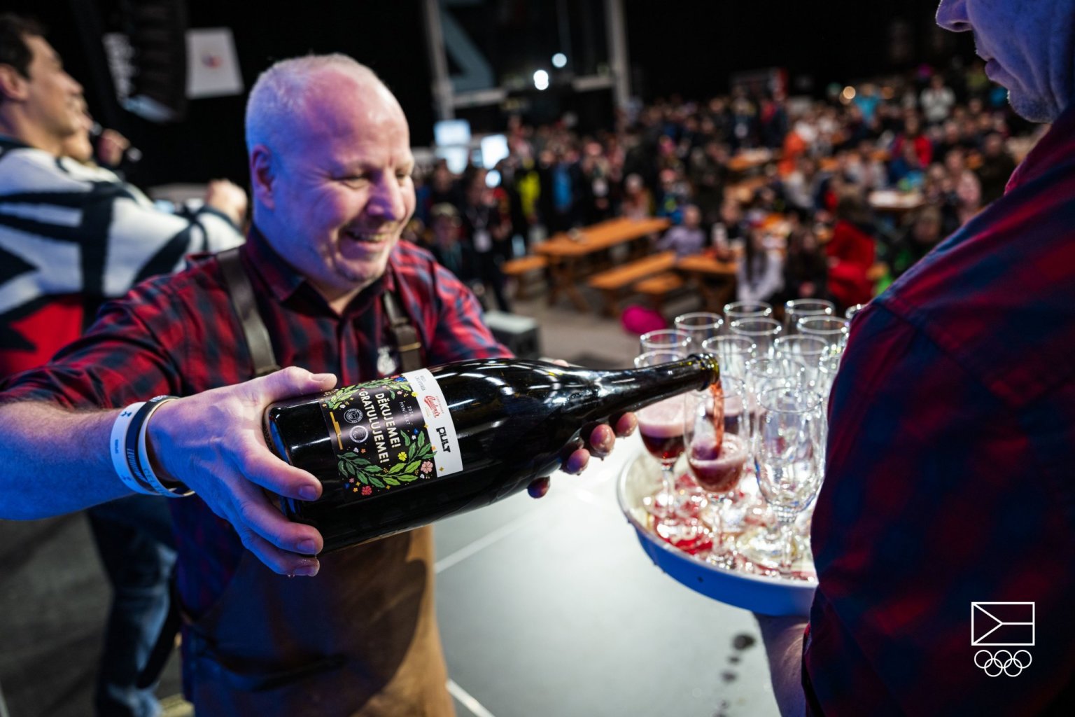 COV foto id sOH3fkC9ThAAAAAAAAfBQA intern highlogo