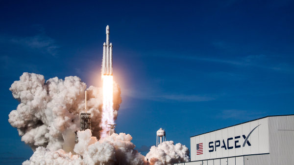 SpaceX a Muskův historický moment. Jaká je férová 