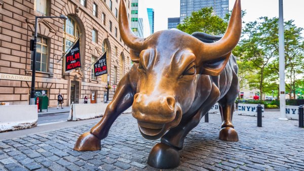 Wall Street nad�le pokra�uje v s�zce na technologick� akcie a pokra�ov�n�...