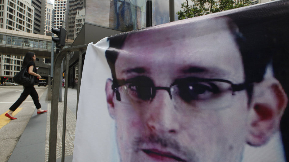 Americk� ��ady d�l ��daj� o vyd�n� Snowdena.