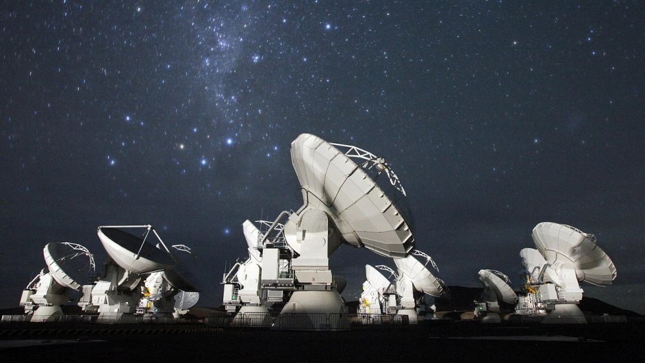Radioteleskop ALMA je rok v provozu