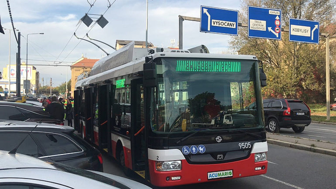Trolejbusy se vrac do Prahy. esk metropole testuje speciln elektrobusy