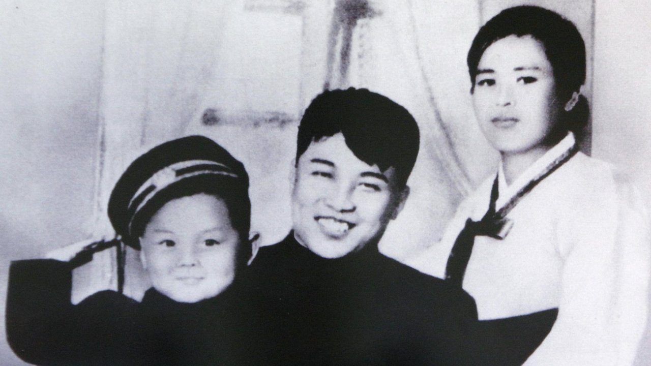 Mal Kim ong-il sed na kln svho otce Kim Ir-sena