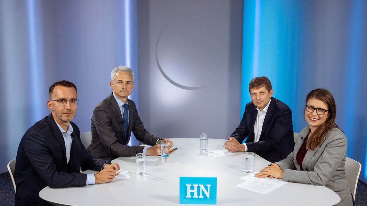 Economia debata pro HN, Miroslav Hirl, Komern banka Vladimr Kreidl, Raiffeisenbank Roman Lux, Deloitte R