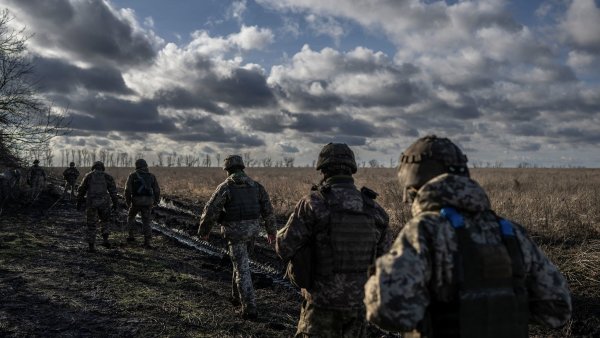 Rusové znovu obsadili část území, o které přišli v létě. Ukrajinci se na zimu stáhli na lépe hájitelné pozice