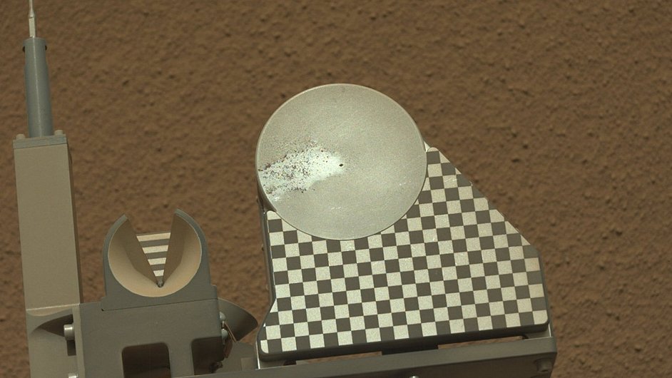 Voztko Curiosity odebralo na Marsu vzorek pdy